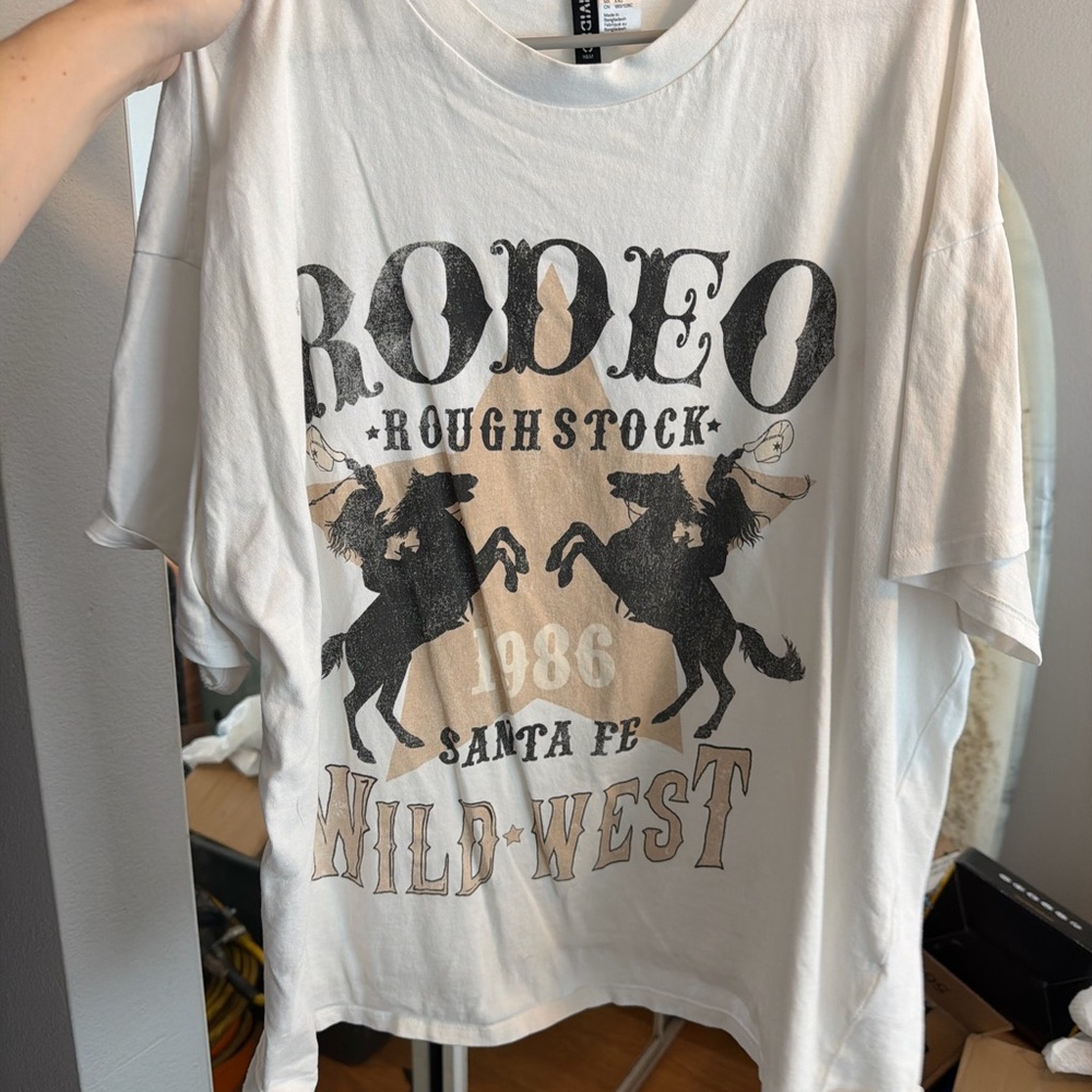 H&M tee - Picture 5 of 12